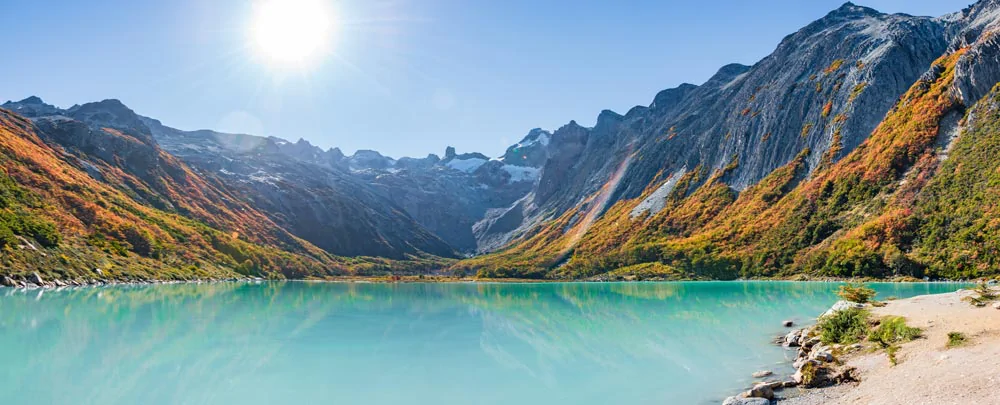 Le Lac Esmeralda et la forêt de lengas du Parc National de la Terre de Feu en Argentine