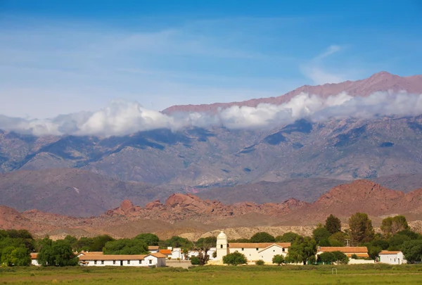 Vue sur Cachi depuis la route 40 en Argentine