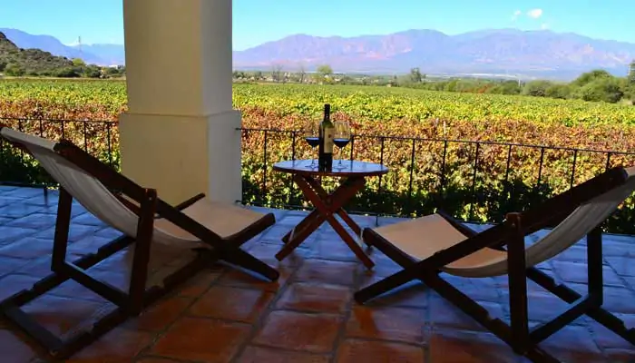 Terrasse de l’hotel Vinas de Cafayate Wine Resort à Cafayate en Argentine