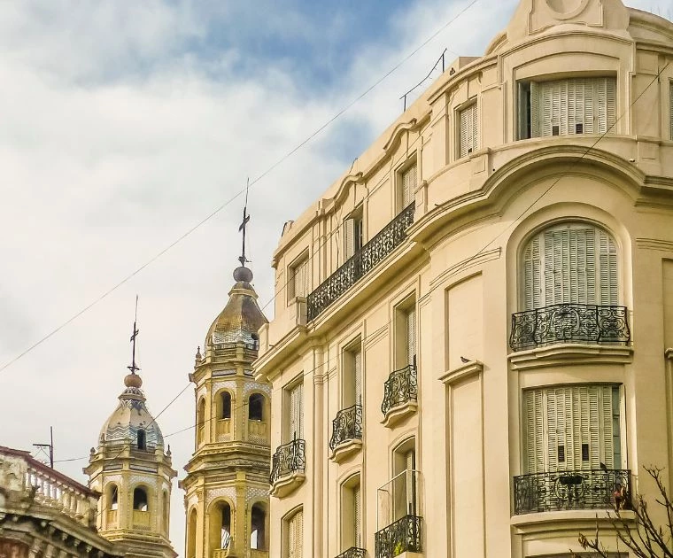 Façade d'immeuble du quartier de San Telmo à Buenos Aires