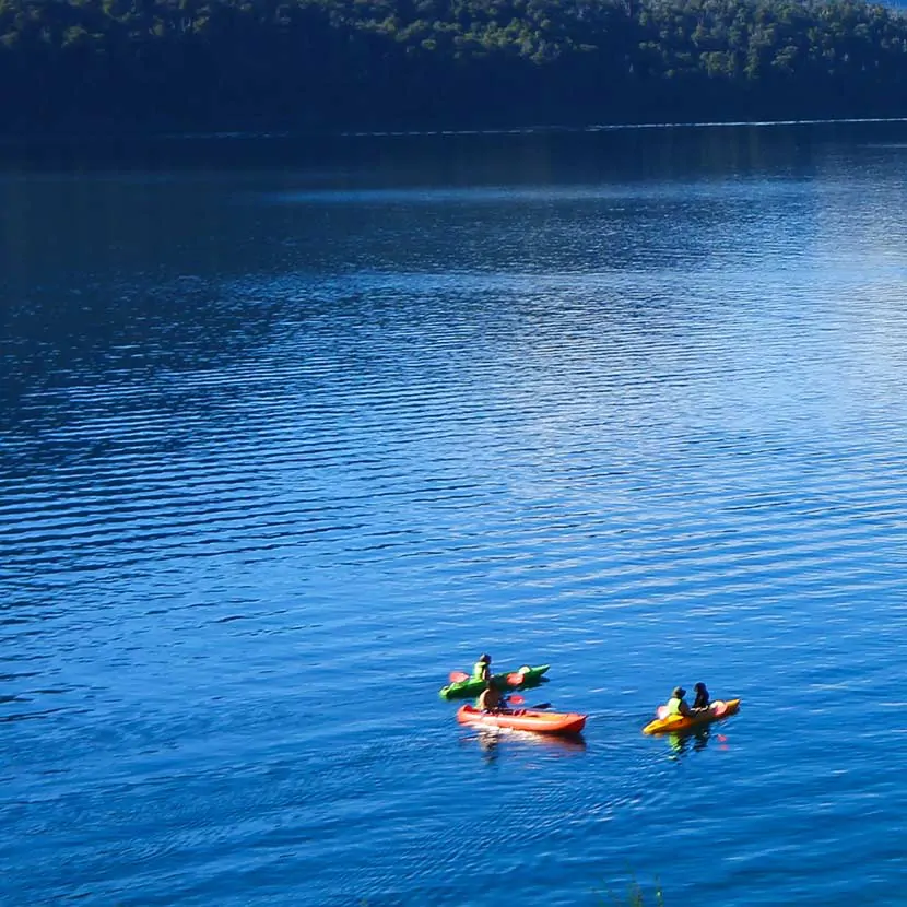 Canoës dans le Parc National de la Terre de Feu