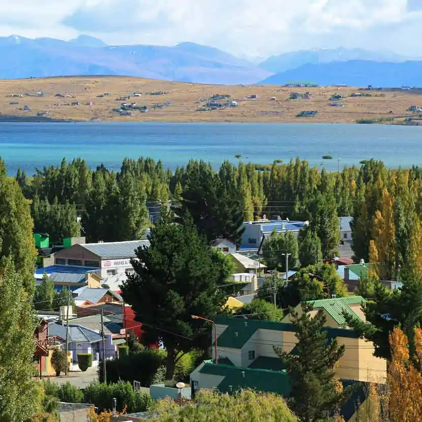 La Ville de El Calafate au bord du Lago Argentino en Argentine