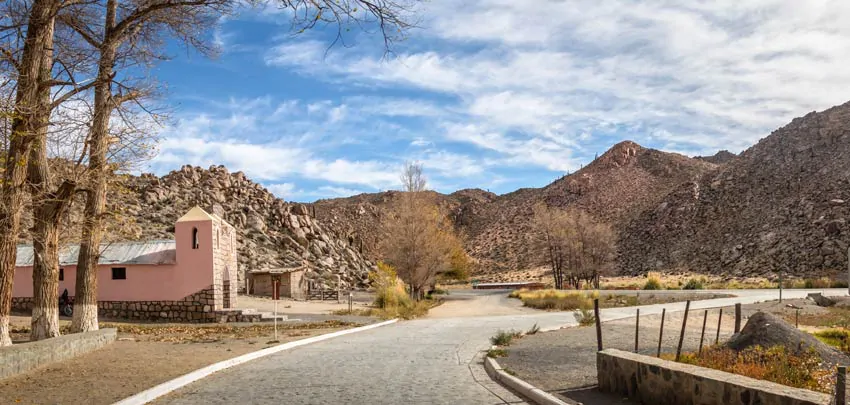 Le village Santa Rosa de Tastil et sa chapelle, dans le Nord-Ouest argentin