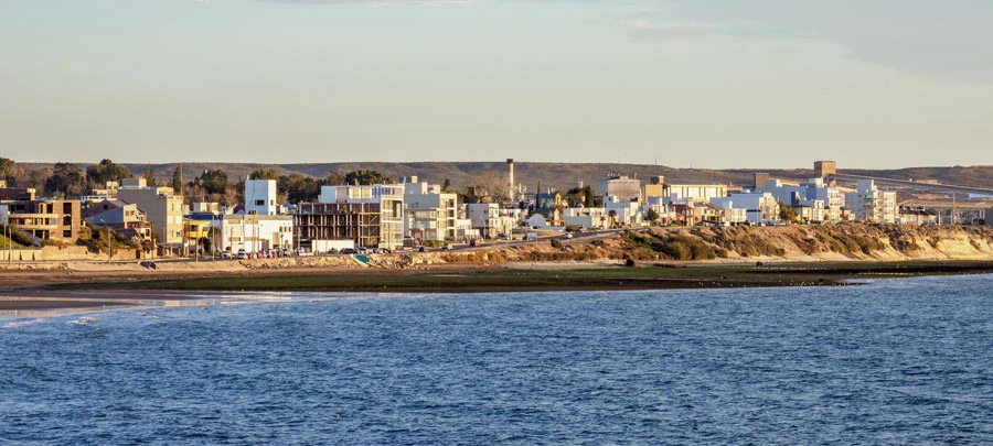 Plage de Puerto Madryn, ancien village gallois de la province de Chubut en Argentine